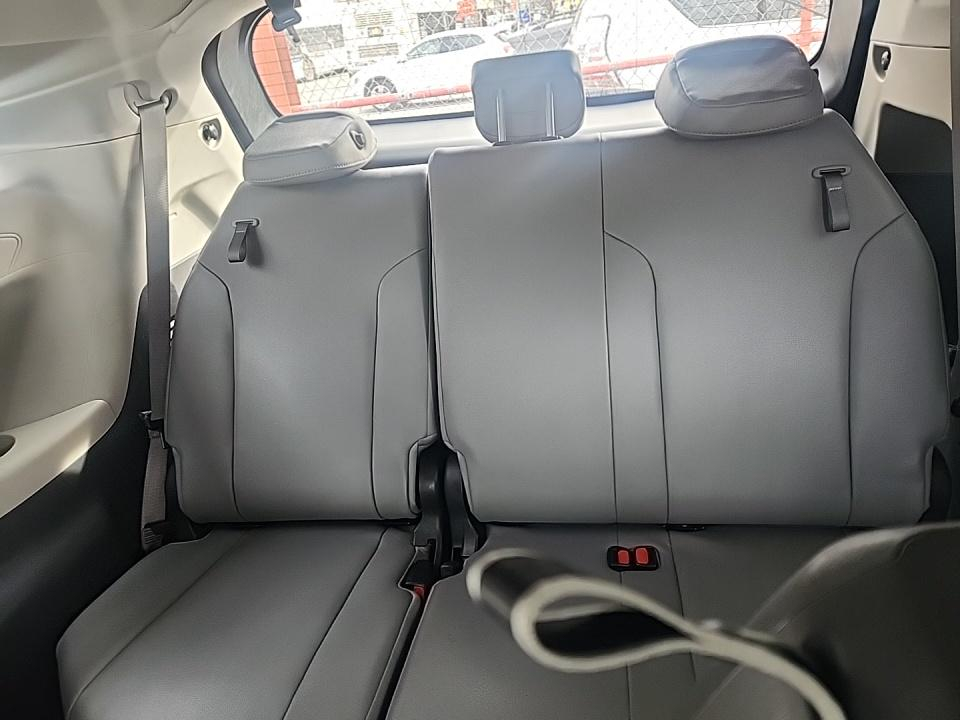 Toyota Sienna XLE 7-Passenger 2021