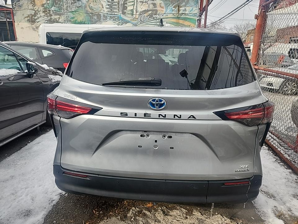 Toyota Sienna XLE 7-Passenger 2021