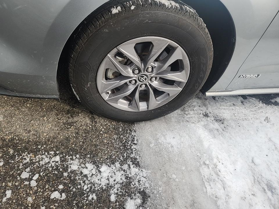 Toyota Sienna XLE 7-Passenger 2021