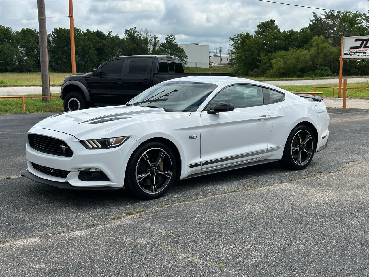 2017 Ford Mustang GT Coupe Premium's photo