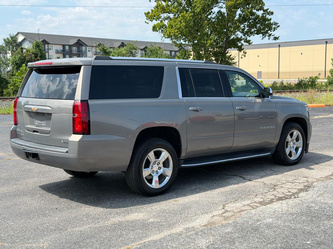 Chevrolet Suburban  2018