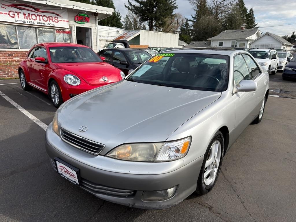 Silver 2000 Lexus ES 300 FWD Sedan Front-Wheel Drive Automatic