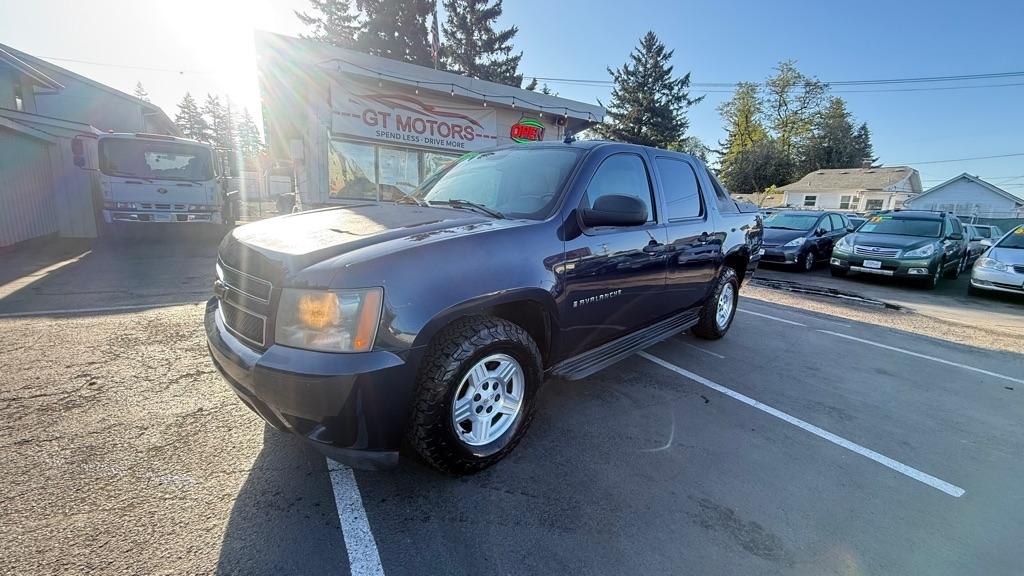 Blue 2007 Chevrolet Avalanche LS 4WD Pickup Truck Four-Wheel Drive Automatic