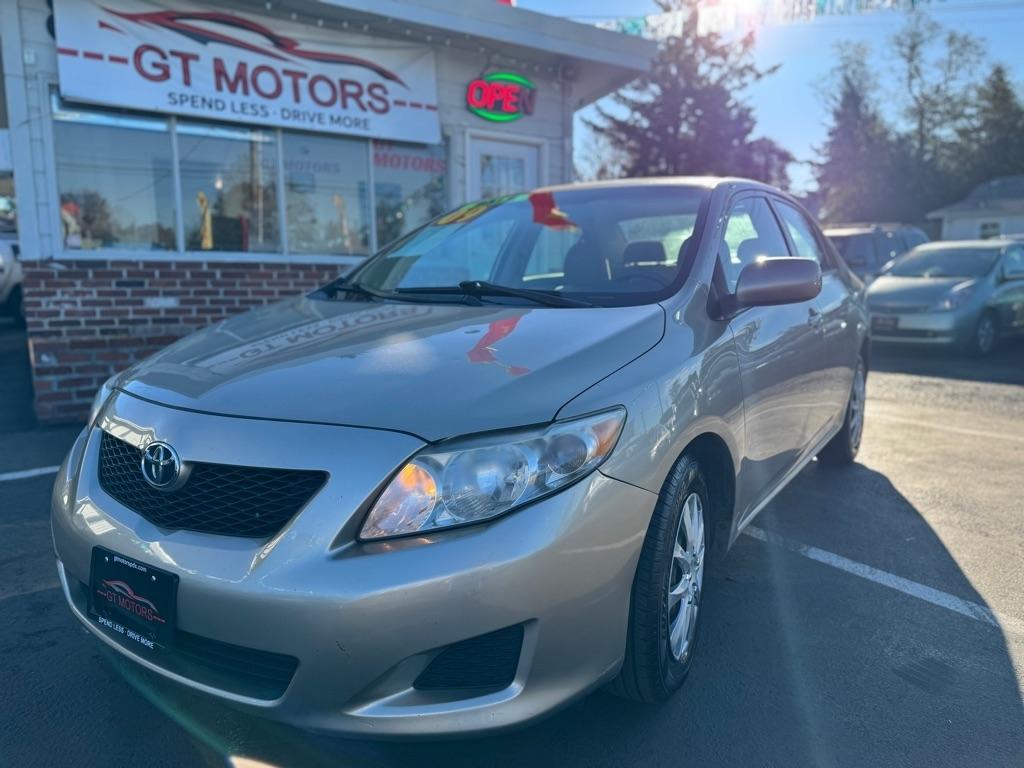 Gold 2009 Toyota Corolla Sedan Front-Wheel Drive Automatic