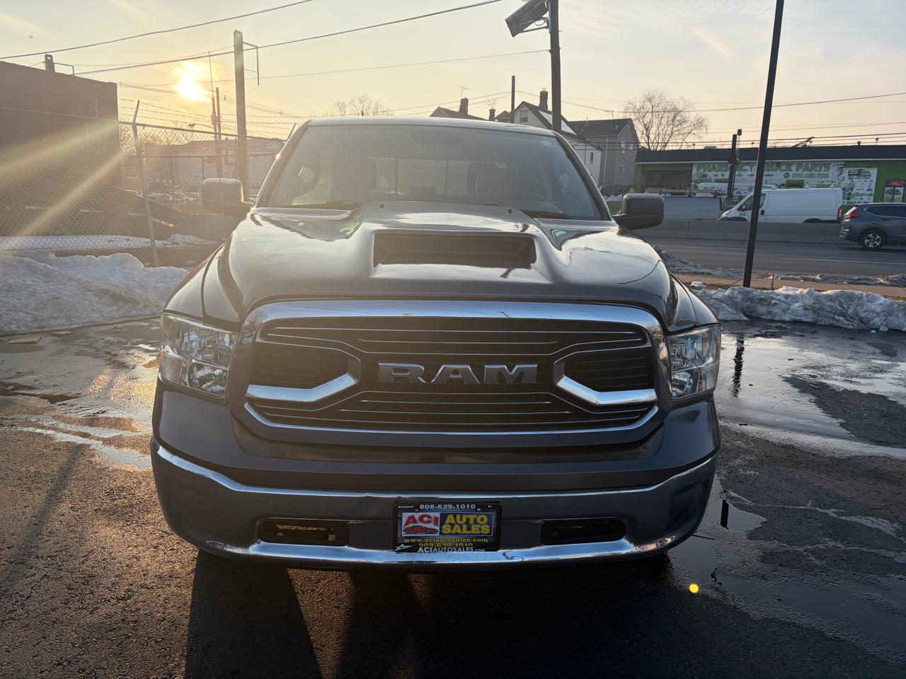 RAM 1500 SLT Crew Cab SWB 4WD 2016