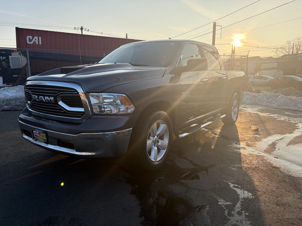 RAM 1500 SLT Crew Cab SWB 4WD 2016