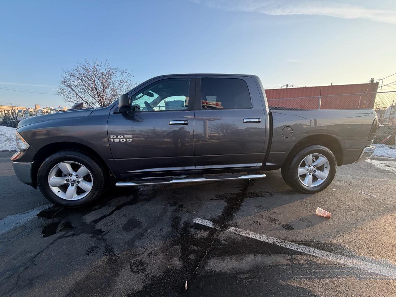 RAM 1500 SLT Crew Cab SWB 4WD 2016