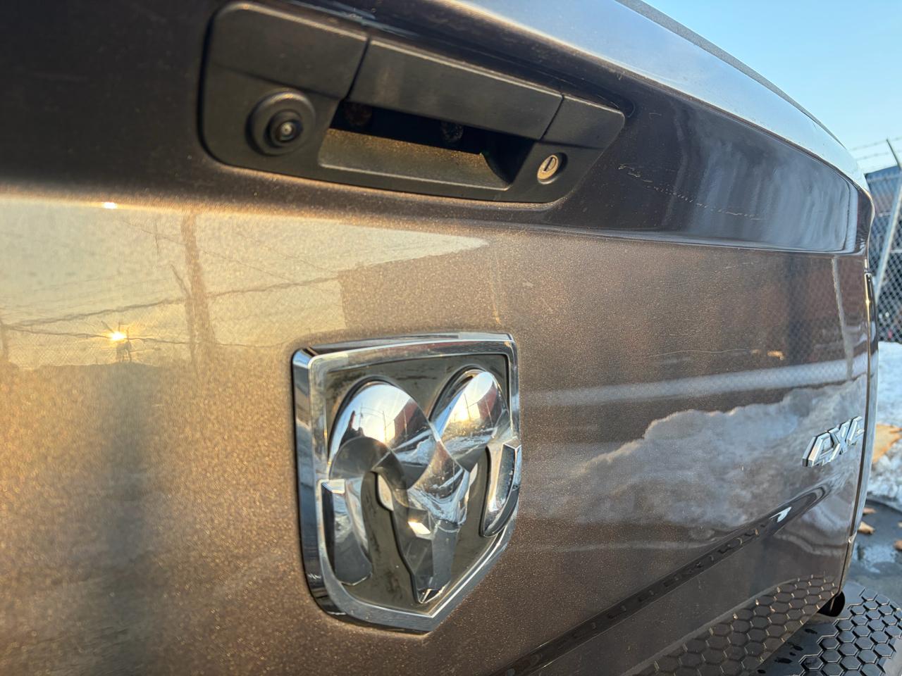 RAM 1500 SLT Crew Cab SWB 4WD 2016