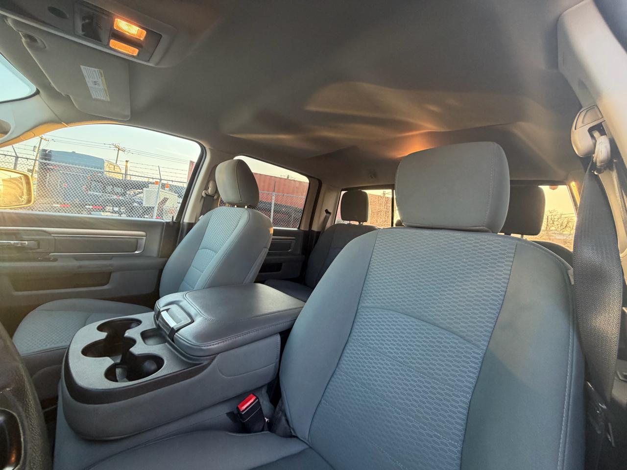 RAM 1500 SLT Crew Cab SWB 4WD 2016