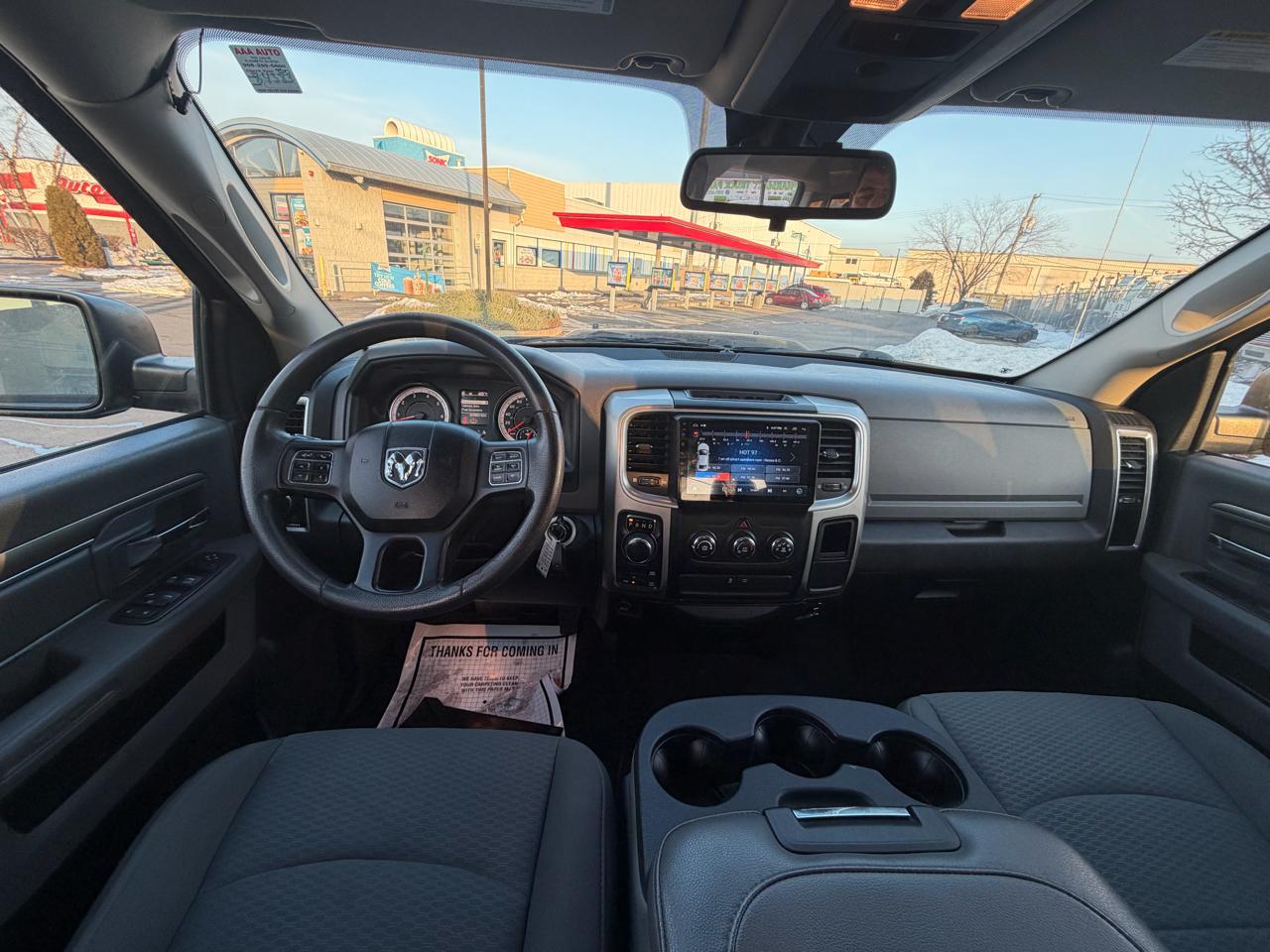 RAM 1500 SLT Crew Cab SWB 4WD 2016