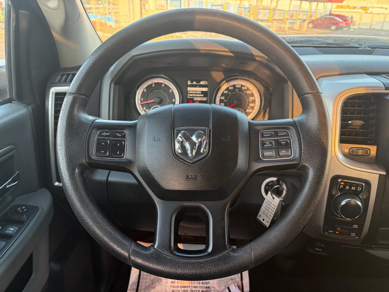 RAM 1500 SLT Crew Cab SWB 4WD 2016