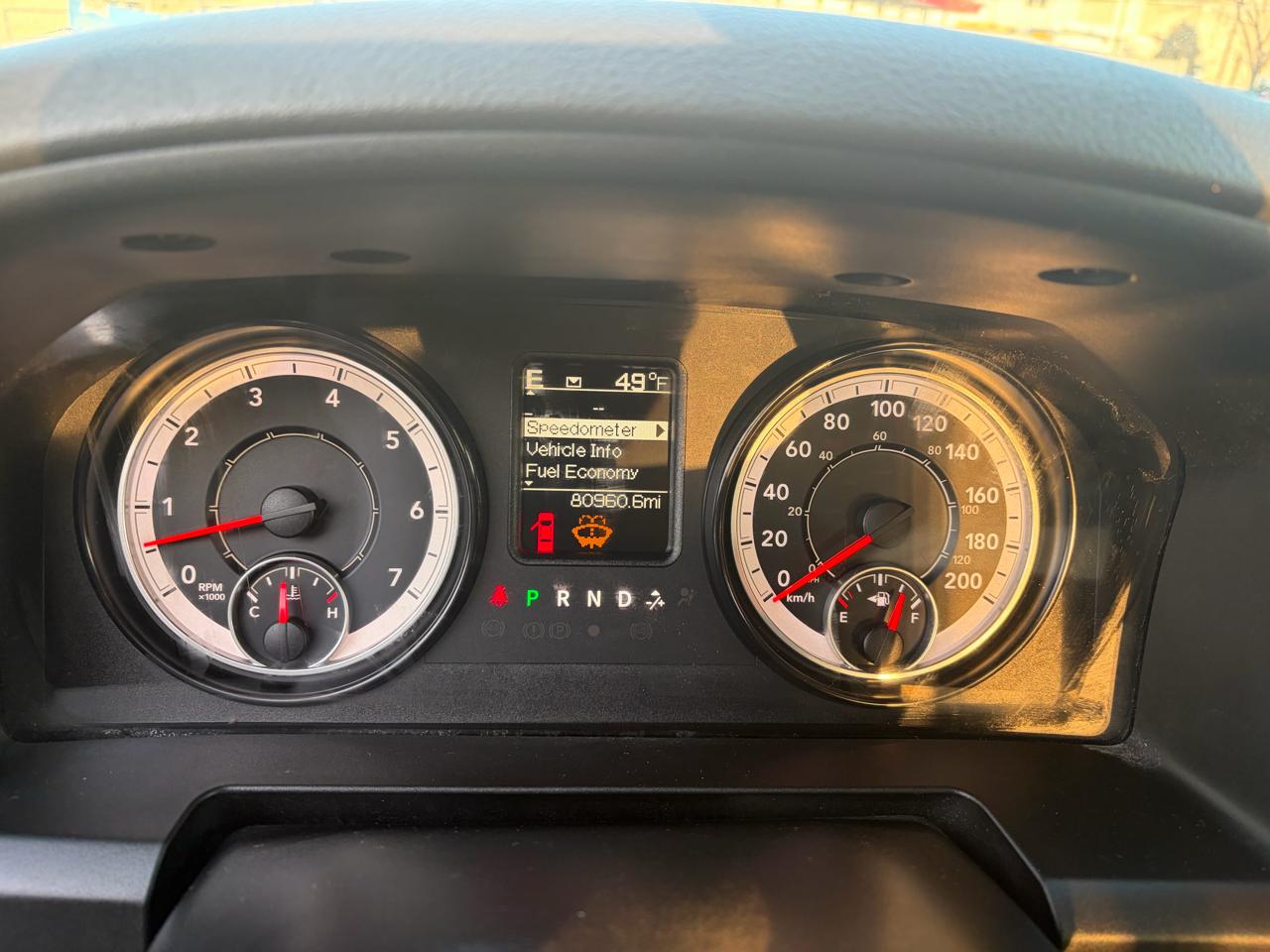 RAM 1500 SLT Crew Cab SWB 4WD 2016