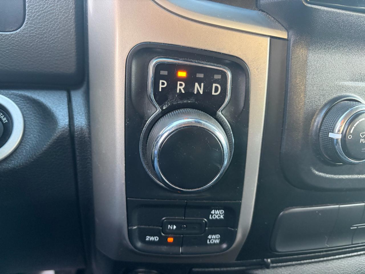 RAM 1500 SLT Crew Cab SWB 4WD 2016