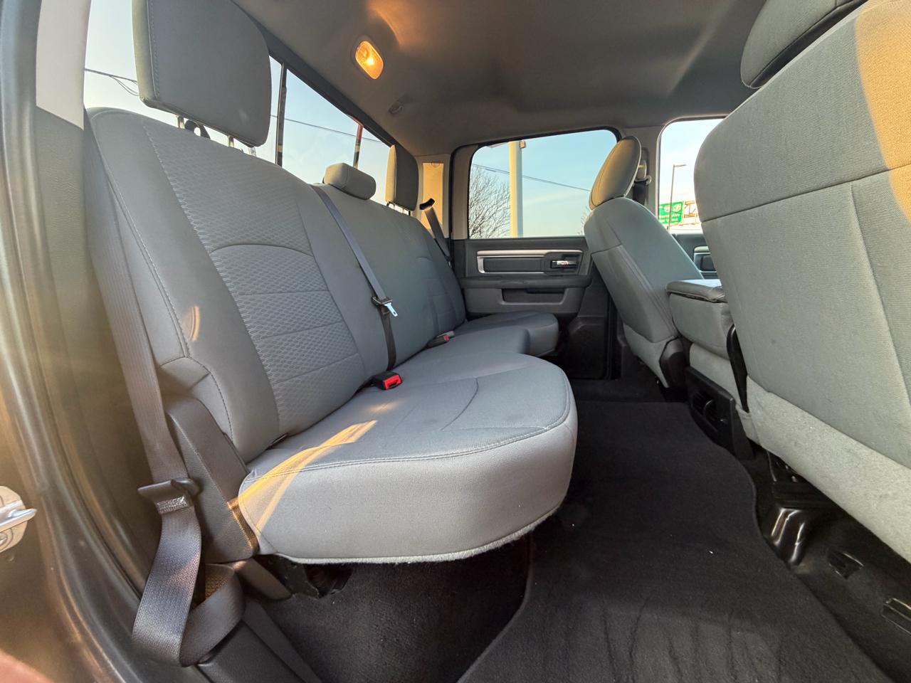 RAM 1500 SLT Crew Cab SWB 4WD 2016