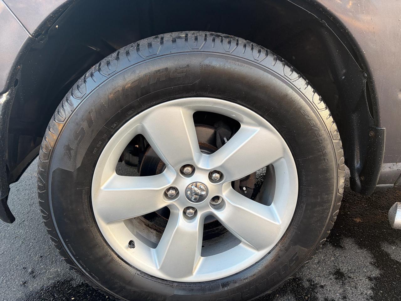 RAM 1500 SLT Crew Cab SWB 4WD 2016