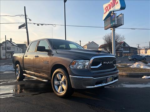 2016 RAM 1500 SLT Crew Cab SWB 4WD