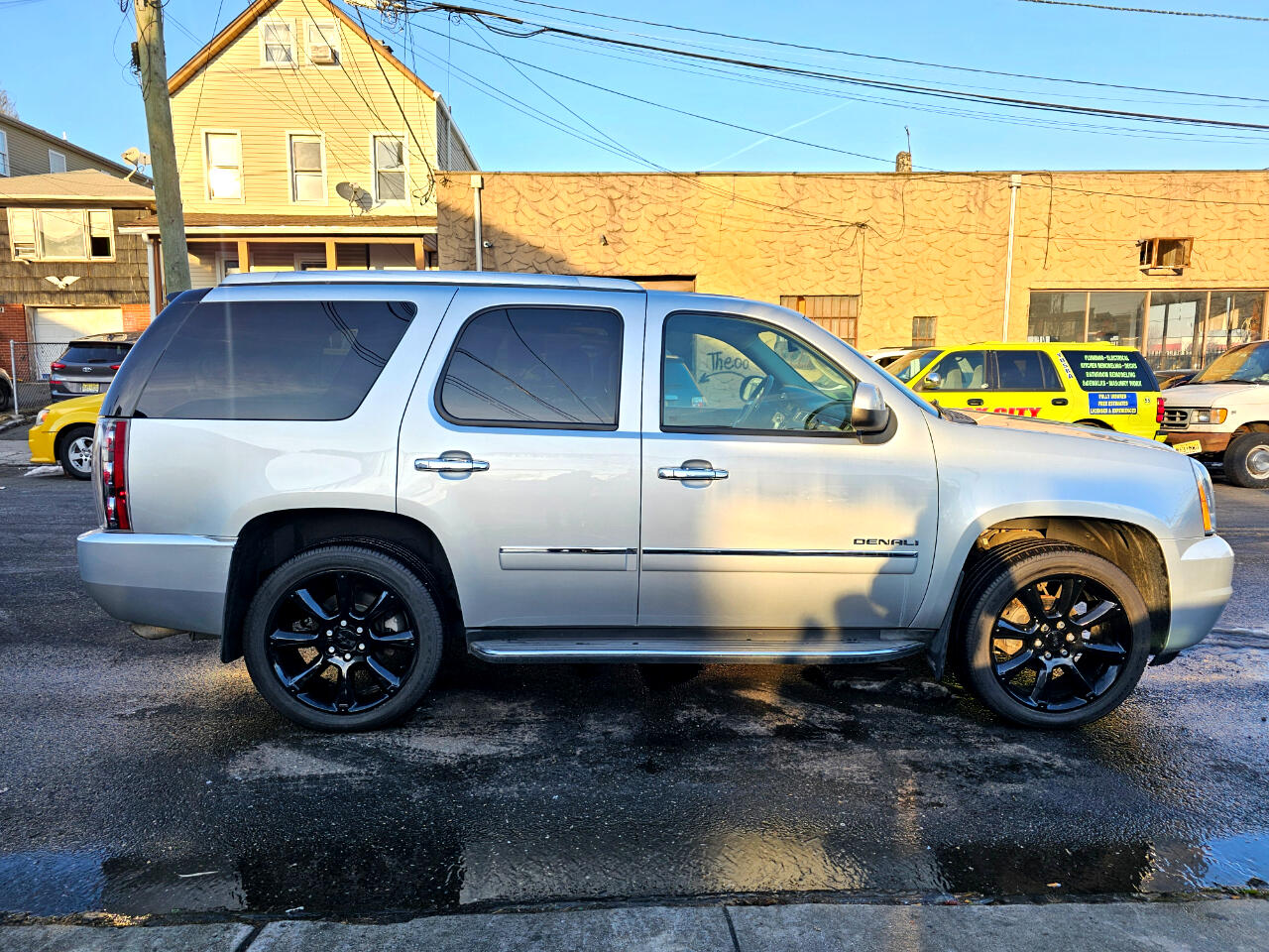 GMC Yukon Denali 4WD 2013