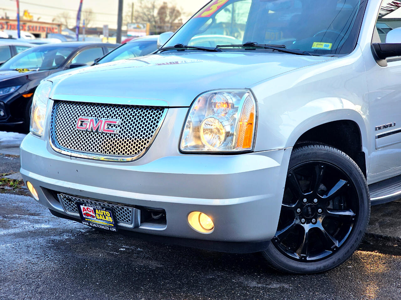 GMC Yukon Denali 4WD 2013