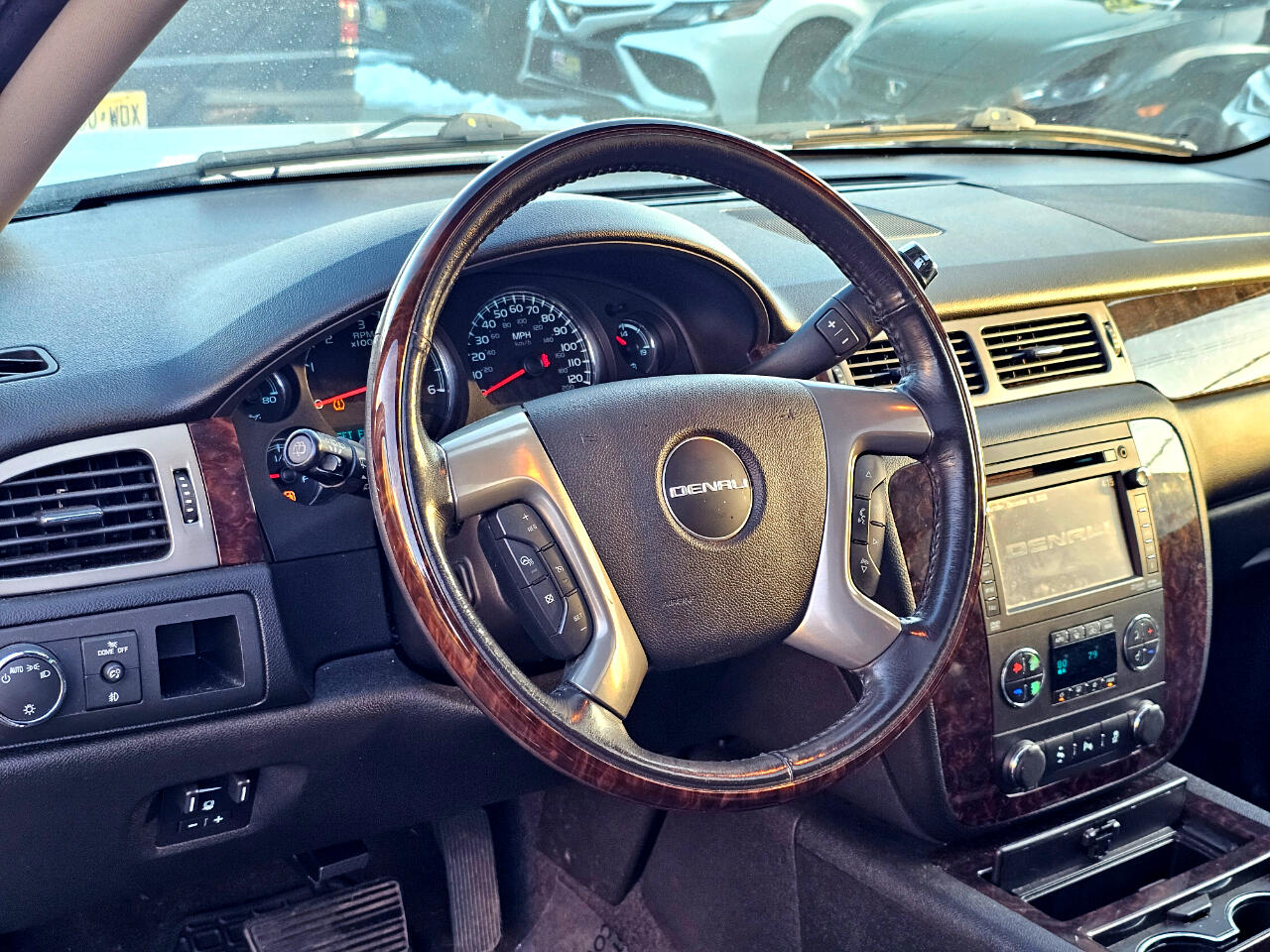 GMC Yukon Denali 4WD 2013