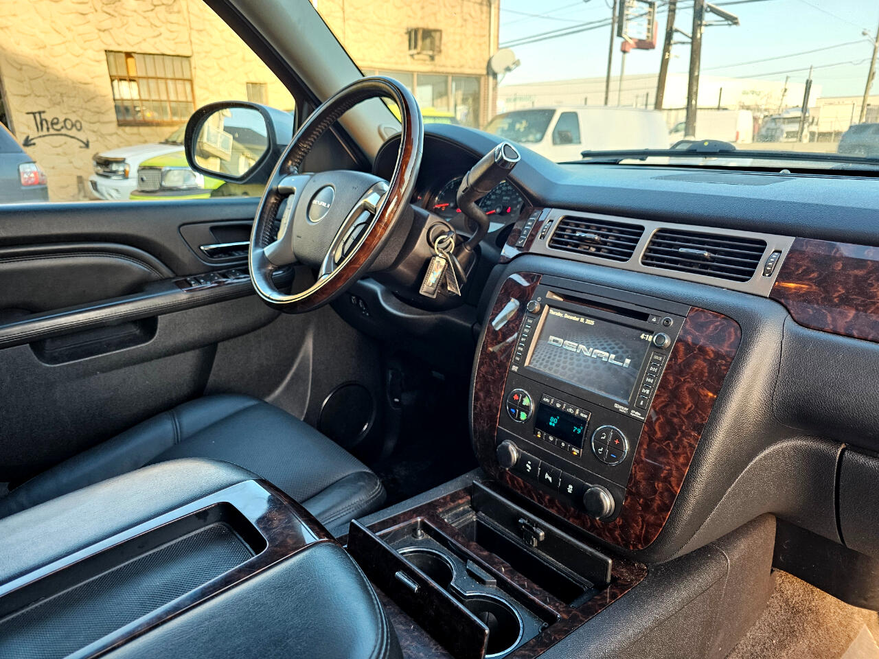 GMC Yukon Denali 4WD 2013