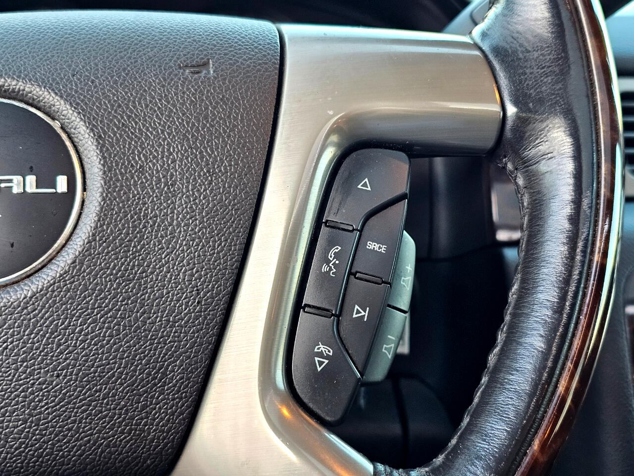 GMC Yukon Denali 4WD 2013