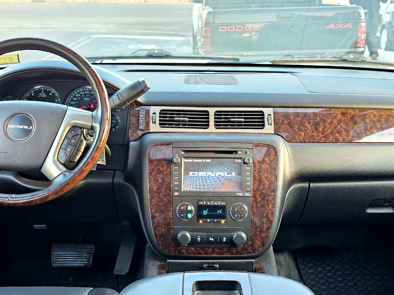 GMC Yukon Denali 4WD 2013