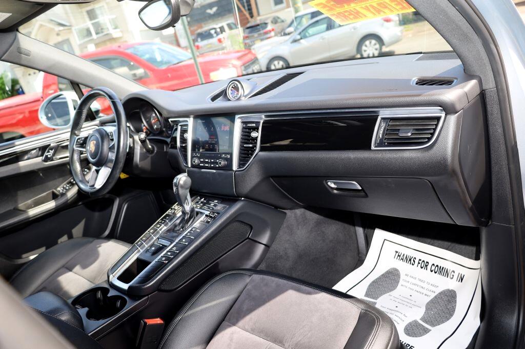 Porsche Macan GTS 2018 Porsche Macan GTS 2018