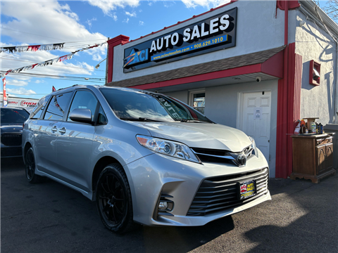 2019 Toyota Sienna XLE 7-Passenger AWD