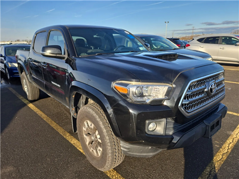 2017 Toyota Tacoma TRD Sport Access Cab 4WD V6 at