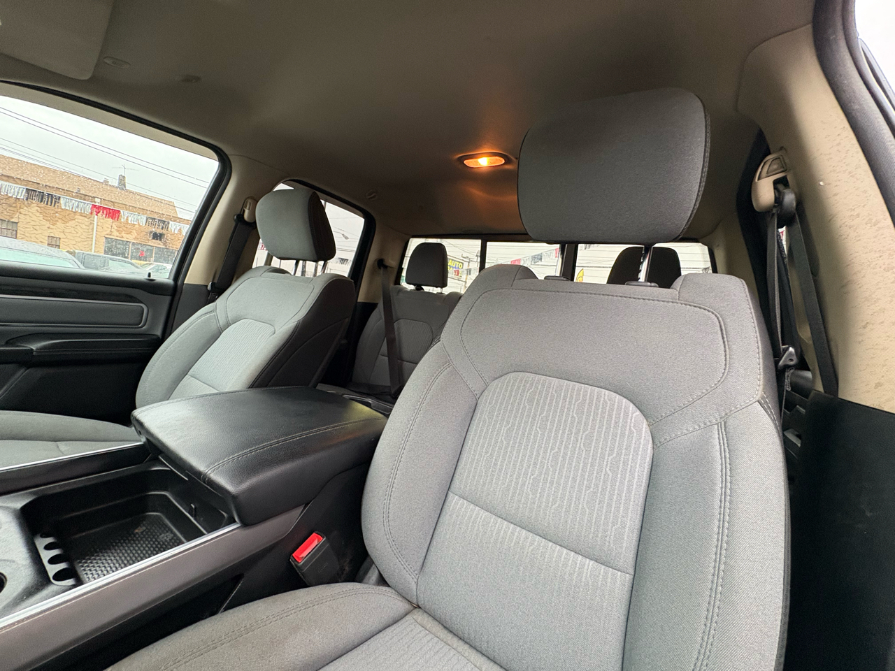 RAM 1500 Big Horn Quad Cab 4WD 2020