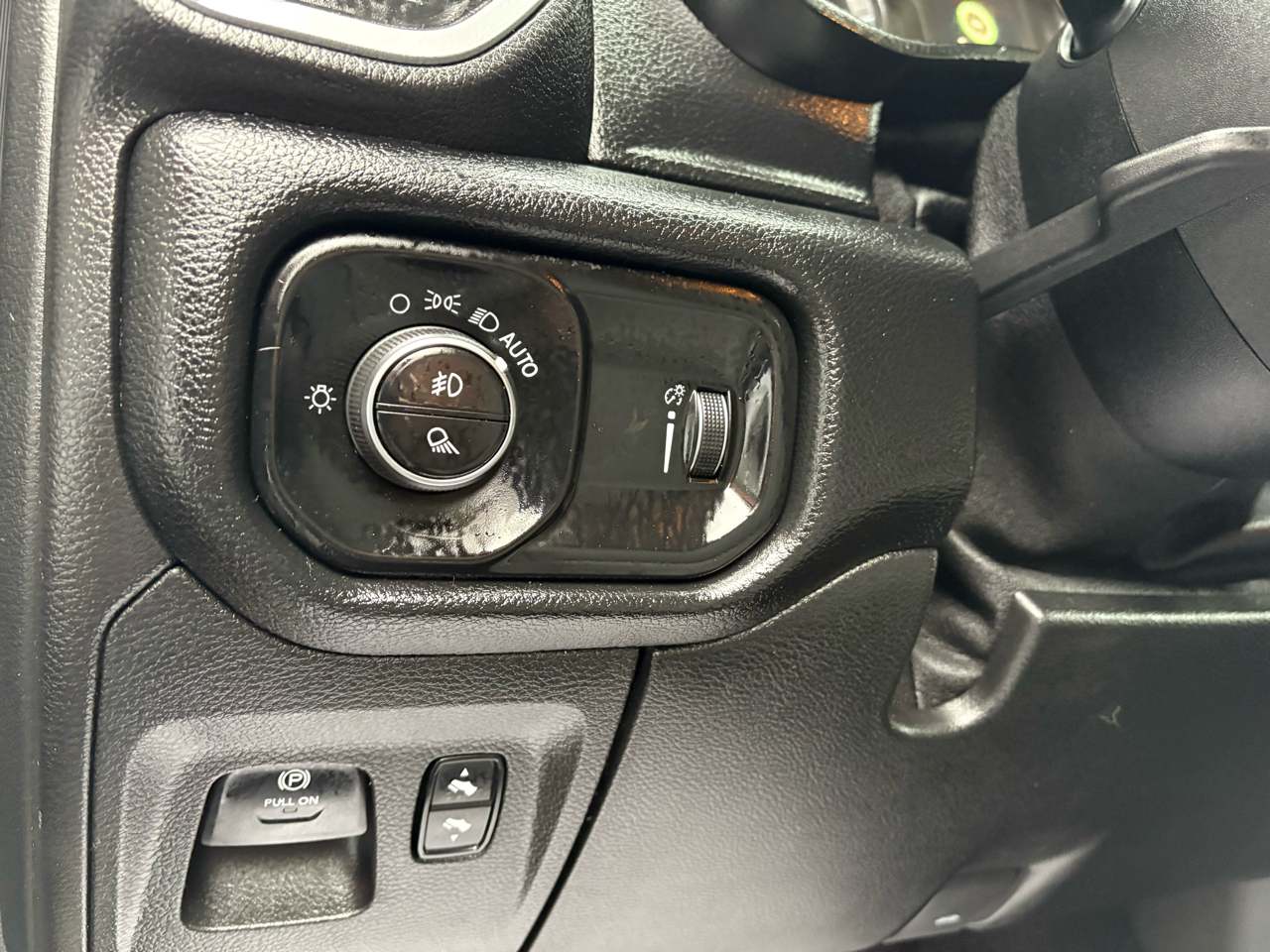 RAM 1500 Big Horn Quad Cab 4WD 2020