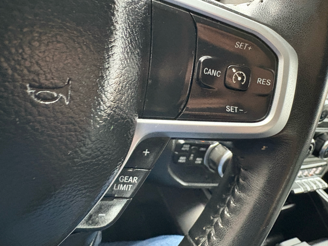 RAM 1500 Big Horn Quad Cab 4WD 2020