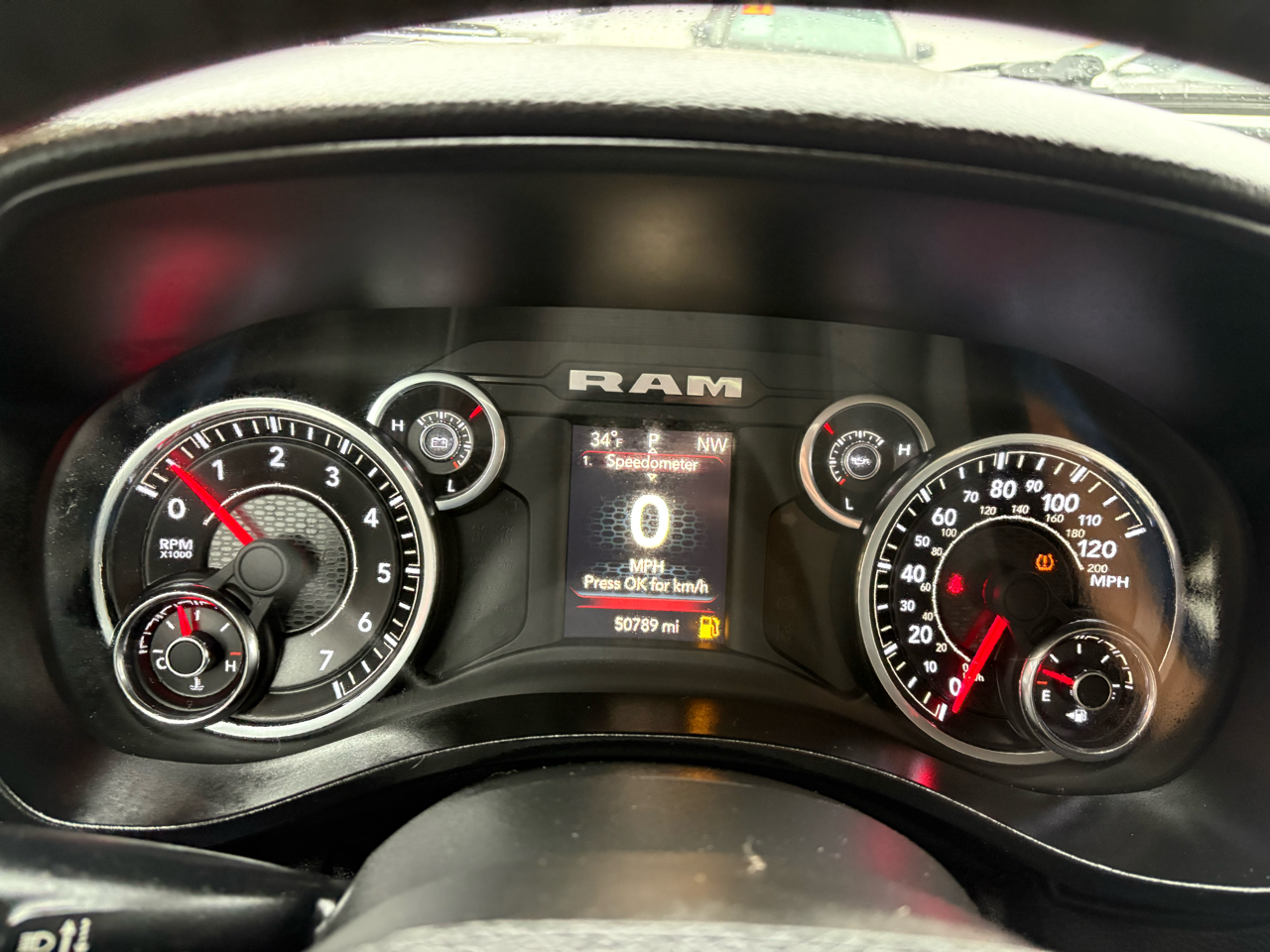 RAM 1500 Big Horn Quad Cab 4WD 2020