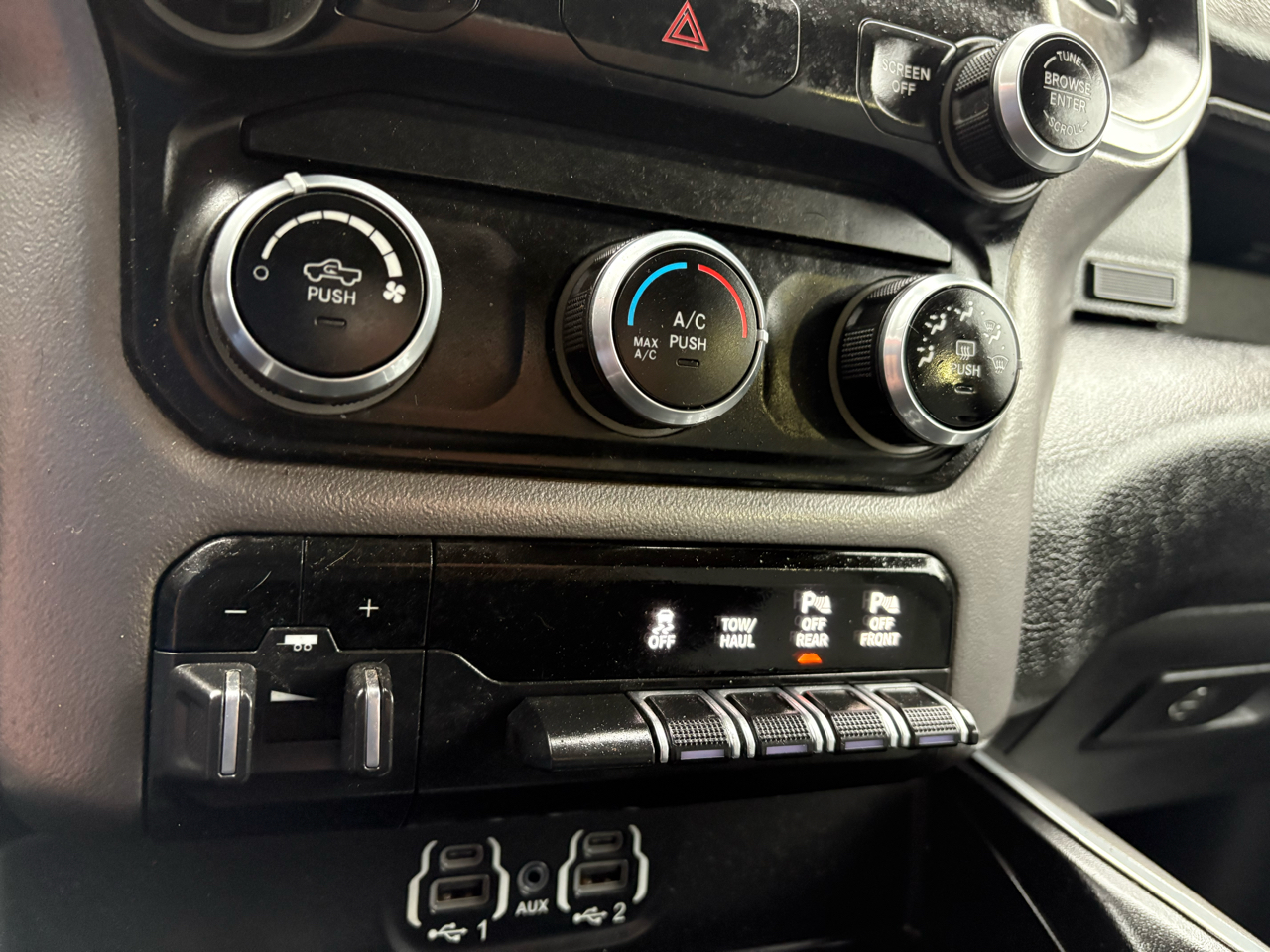 RAM 1500 Big Horn Quad Cab 4WD 2020