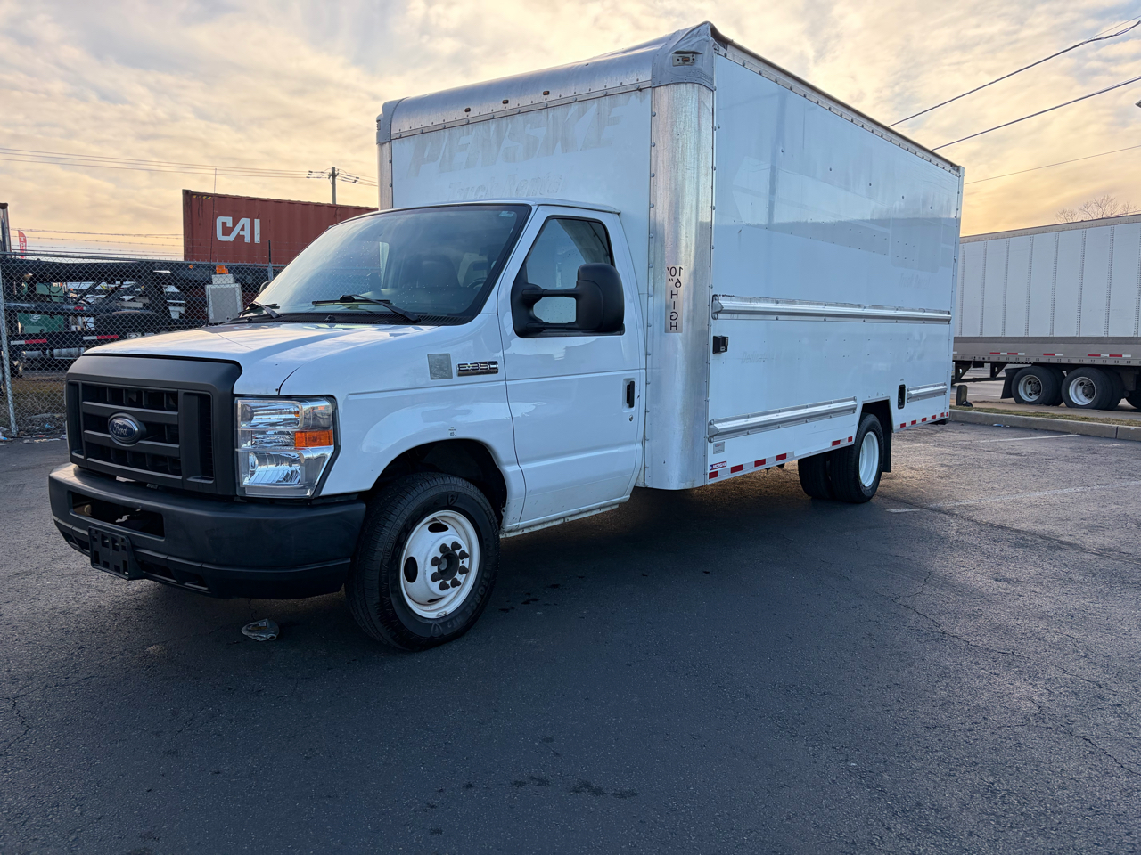 Ford E-Series Cutaway E-350 DRW 176" WB 2018