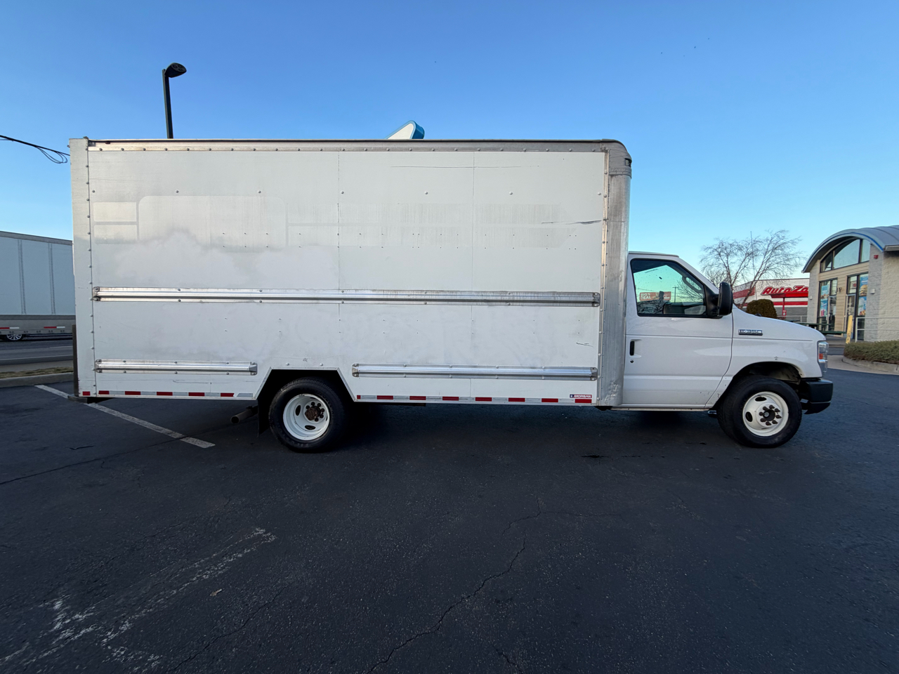Ford E-Series Cutaway E-350 DRW 176" WB 2018