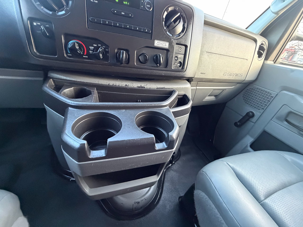 Ford E-Series Cutaway E-350 DRW 176" WB 2018