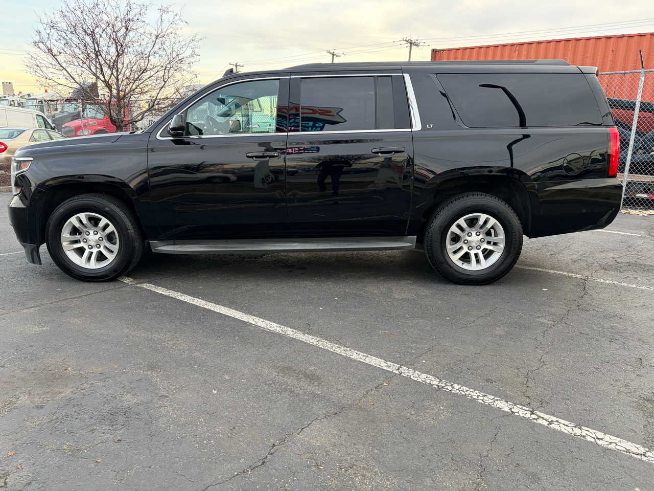 Chevrolet Suburban LT 4WD 2018