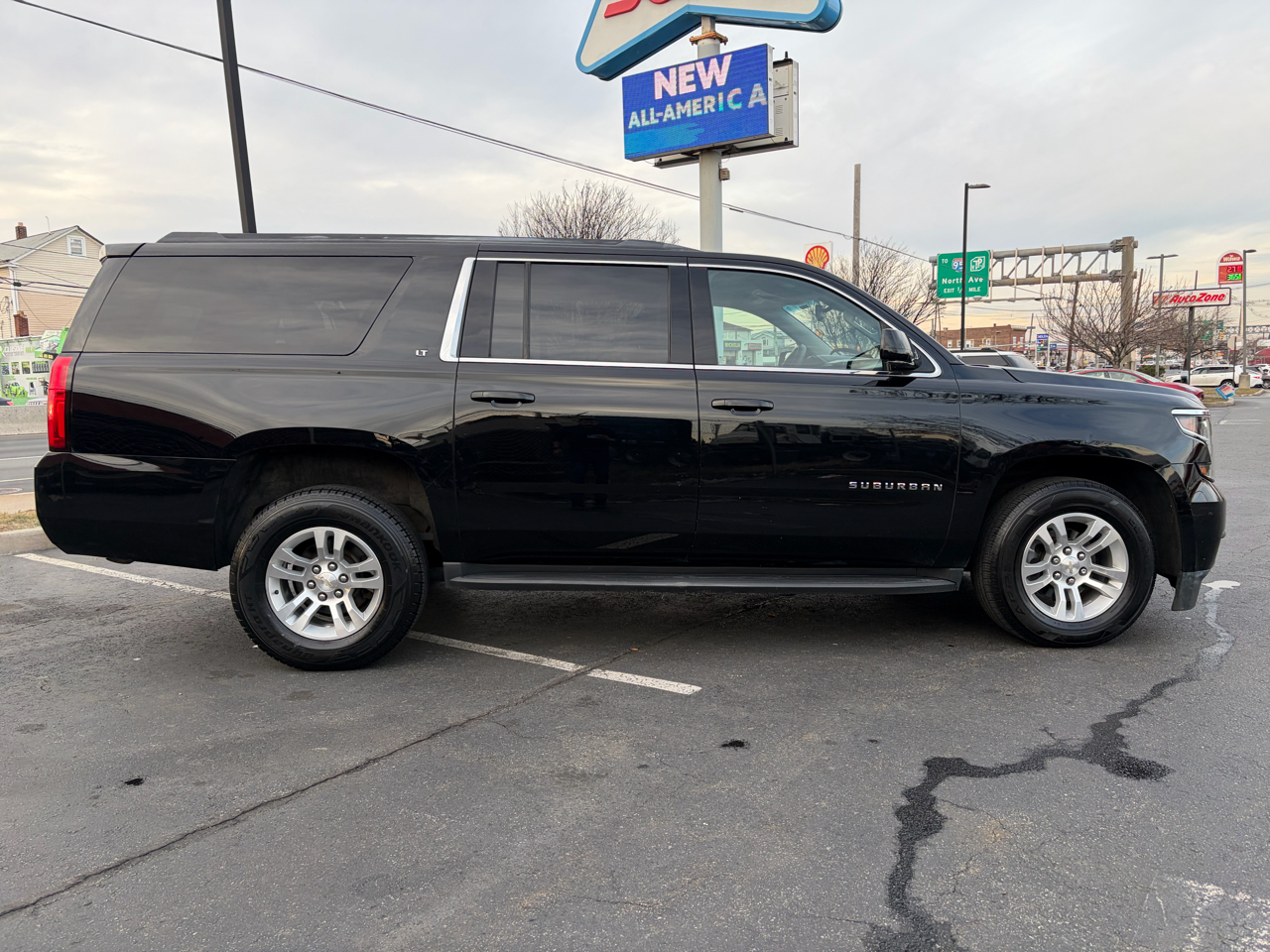 Chevrolet Suburban LT 4WD 2018