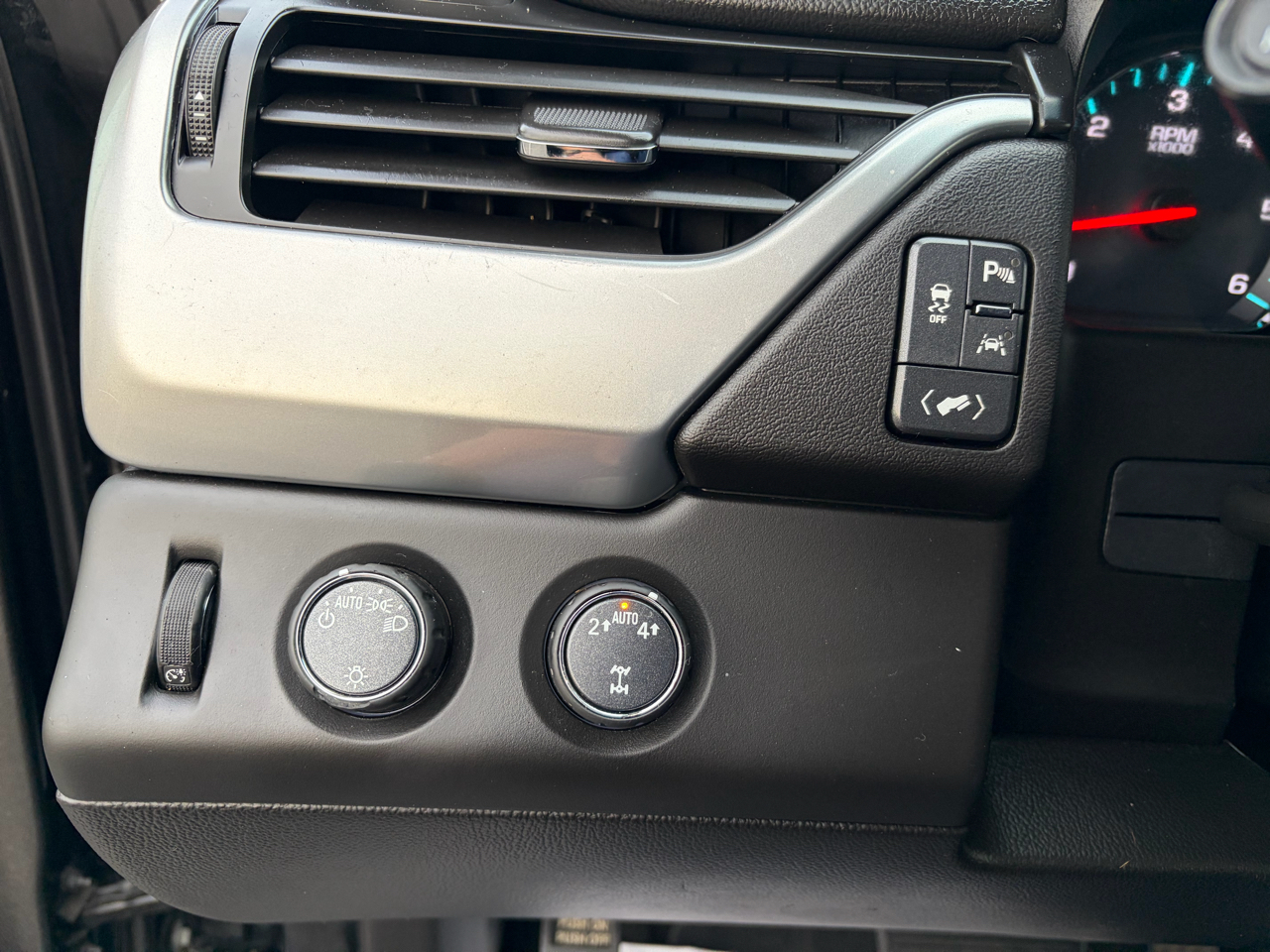 Chevrolet Suburban LT 4WD 2018