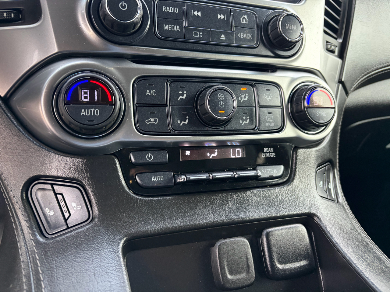 Chevrolet Suburban LT 4WD 2018