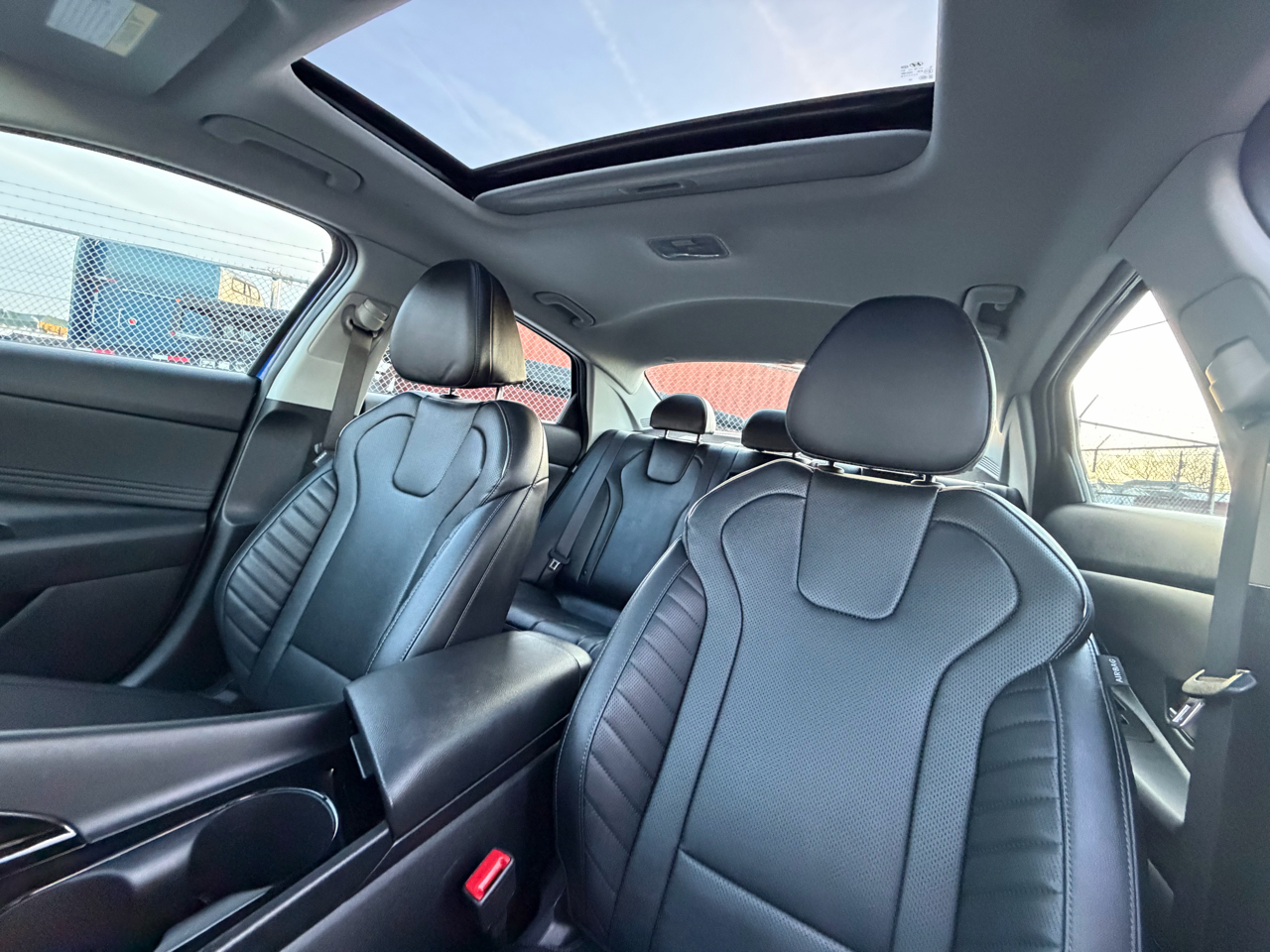 Hyundai Elantra Hybrid Limited 2025