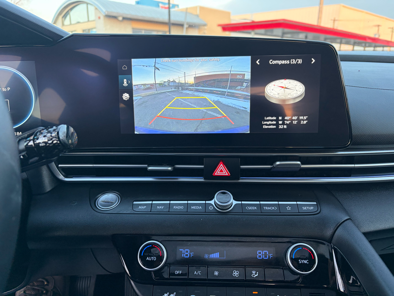 Hyundai Elantra Hybrid Limited 2025