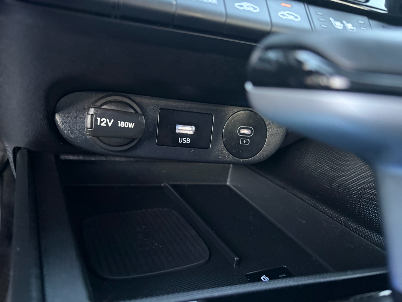 Hyundai Elantra Hybrid Limited 2025