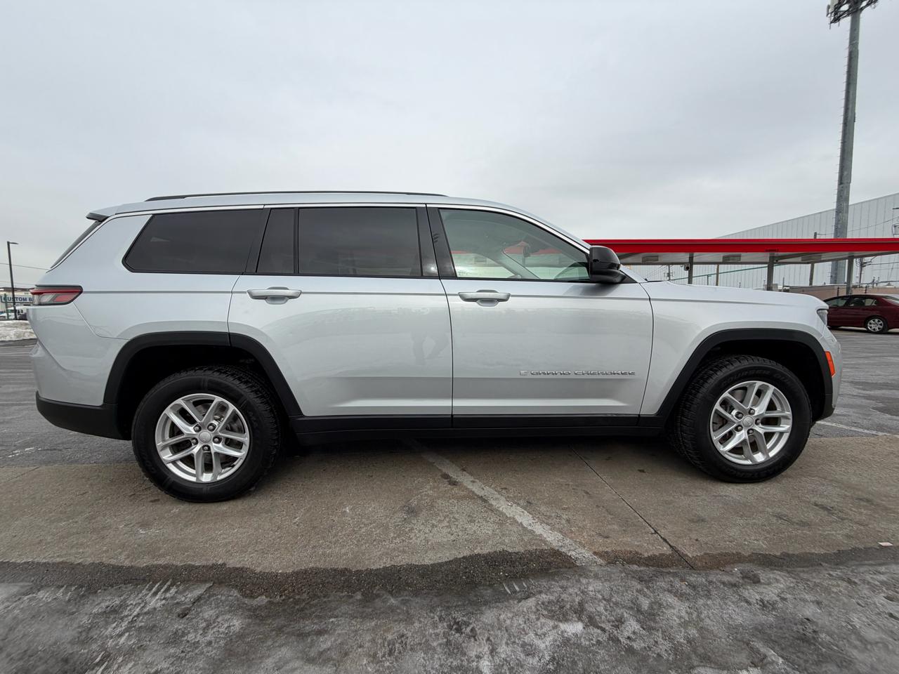 Jeep Grand Cherokee L Laredo 4WD 2021