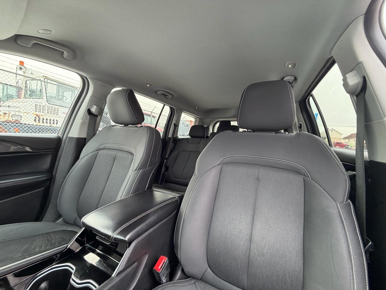 Jeep Grand Cherokee L Laredo 4WD 2021