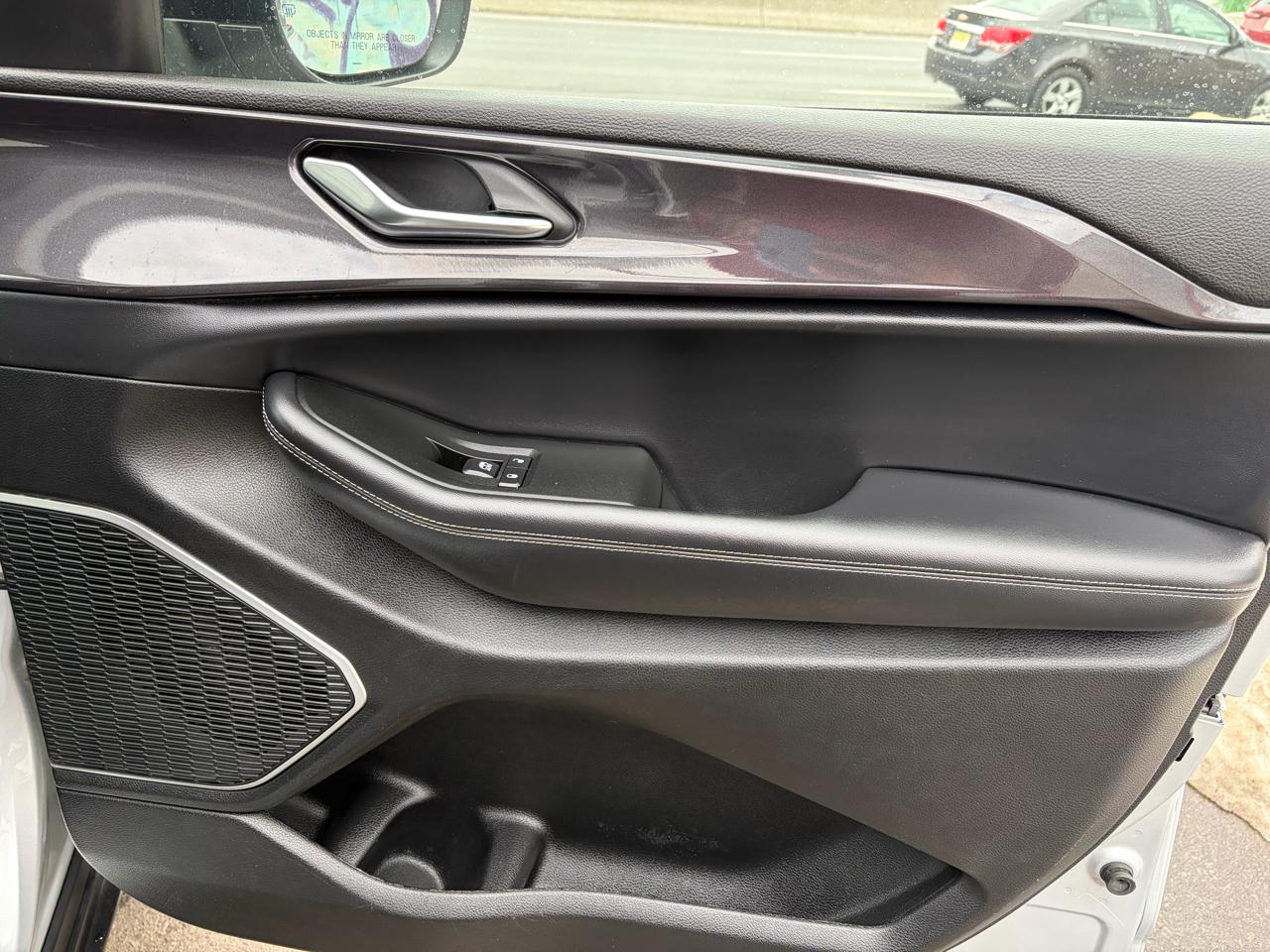 Jeep Grand Cherokee L Laredo 4WD 2021