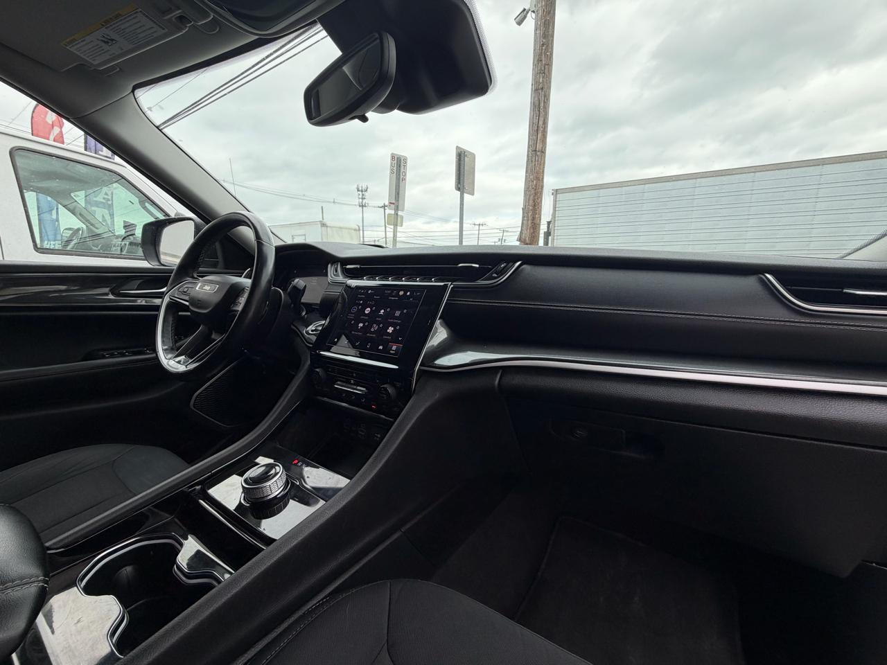 Jeep Grand Cherokee L Laredo 4WD 2021