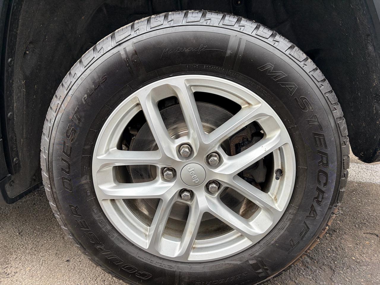 Jeep Grand Cherokee L Laredo 4WD 2021