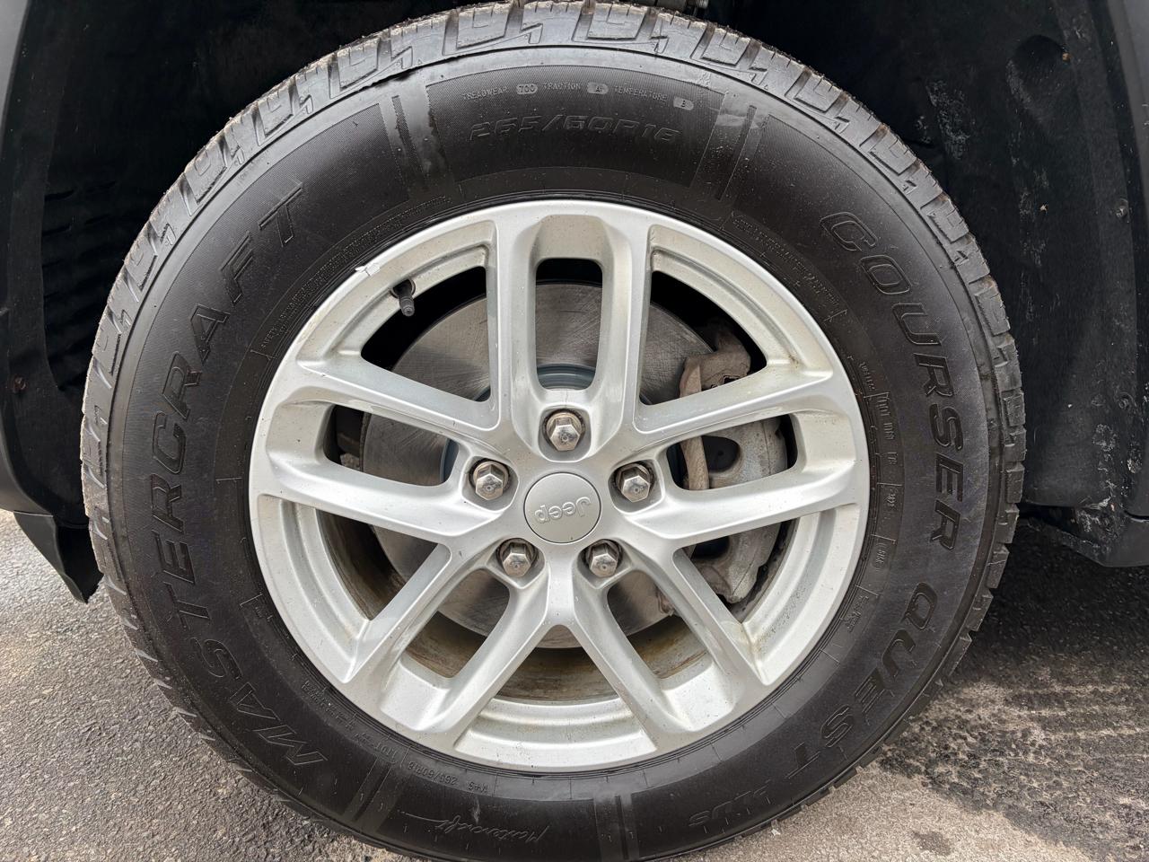 Jeep Grand Cherokee L Laredo 4WD 2021